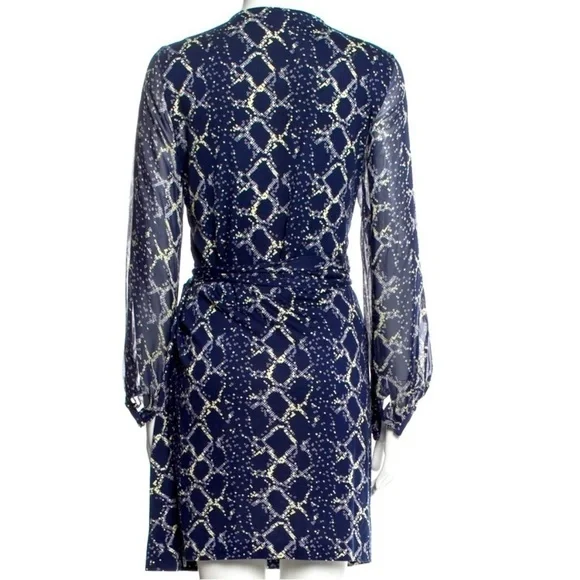Diane Von Furstenburg Snake Wrap Dress size 4 PTP 19-22 Length 35